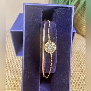 Swarovski Elegant Gold Bracelet with Blue Swarovski Crystals NWT